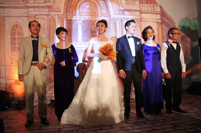 Dàn sao Việt dự tiệc cưới phong cách cổ điển của Ngân Khánh